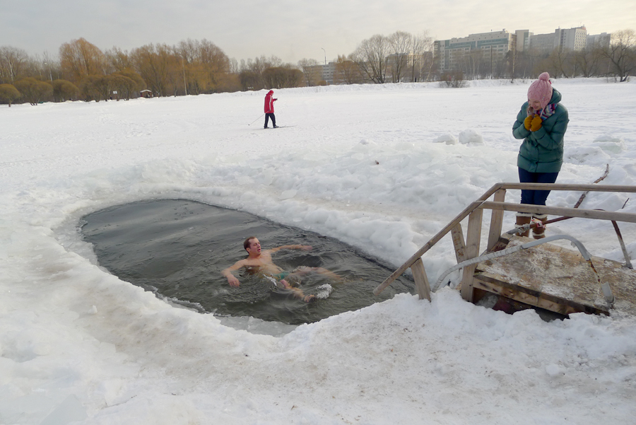 ...посмотреть следующее фото...
