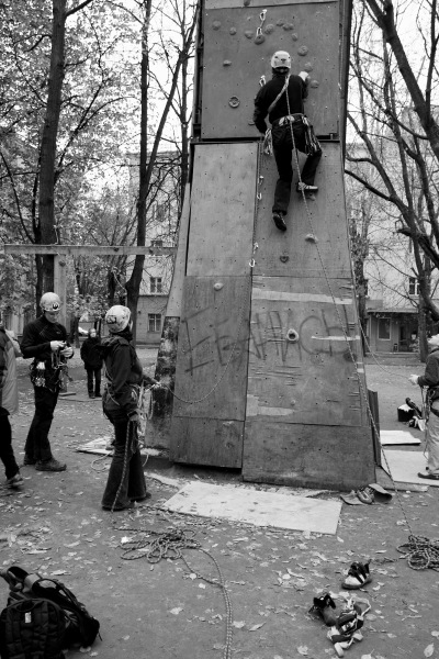...посмотреть следующее фото...