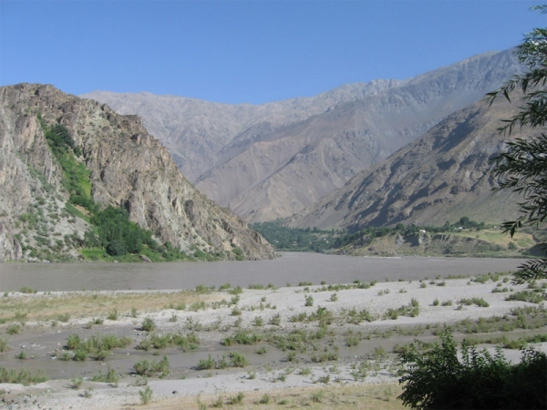 Афганистан за рекой...посмотреть следующее фото...